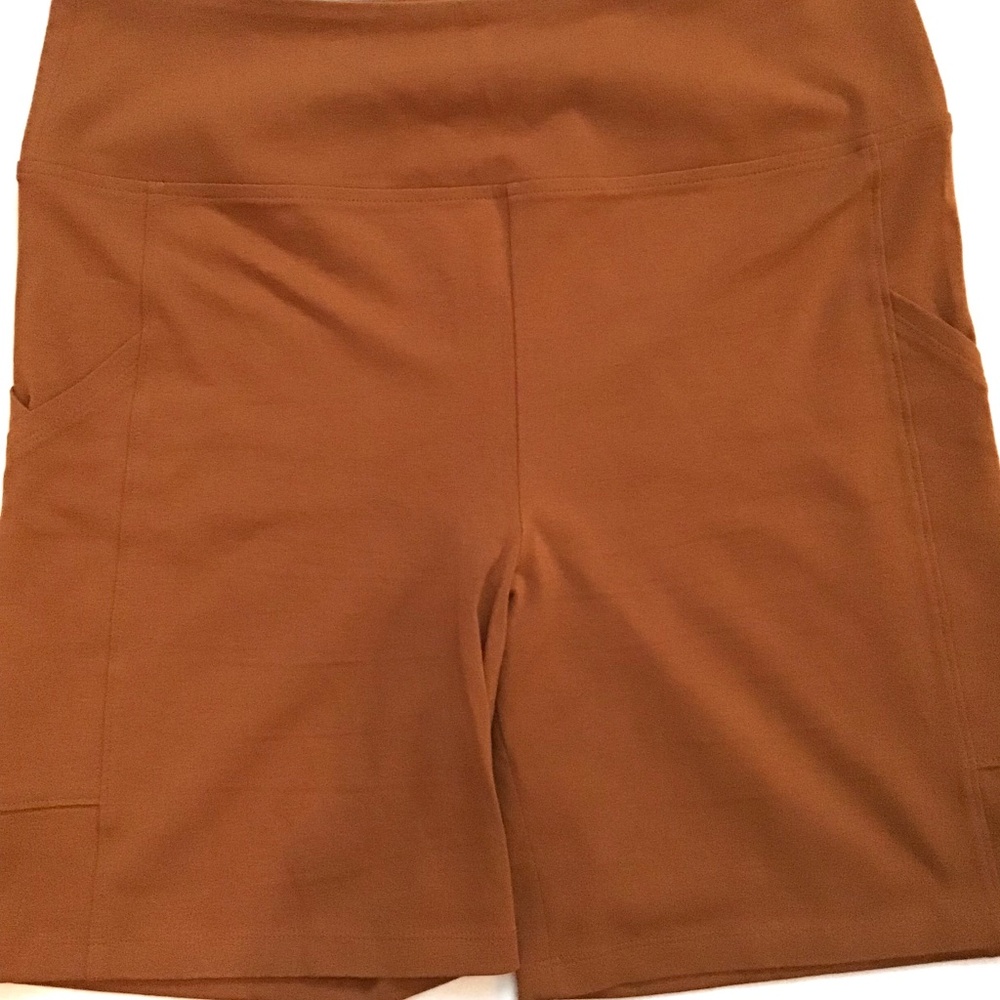 Lou & Grey - Athletic Active shorts (L/XL)
